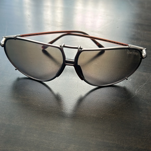 Tom Ford Men’s sunglasses - Picture 3 of 3
